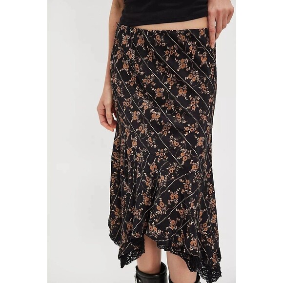 Free People Bali Sweet Escape Mini Skirt Mermaid Floral Printed Crochet S 281911 - Picture 1 of 7